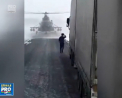 Elicopterul militar care a aterizat pe o sosea din Kazahstan efectua un exercitiu de orientare in conditii meteo dificile - VIDEO