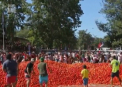 La "razboi", inarmati cu... rosii. Sute de oameni au participat la o adevarata bataie cu tomate intr-un orasel din Chile - VIDEO