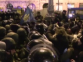 Batai si haos la Kiev dupa ce protestatarii au vrut sa instaleze o tabara in fata presedentiei: 5 persoane, retinute, iar mai multe - ranite - VIDEO
