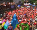 Distractie, zambete si pasi in ritm de samba. S-a dat start carnavalului de la Rio de Janeiro - VIDEO 