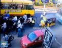 Accident teribil in India. Un grup de motociclisti au fost loviti in plin de un autobuz - VIDEO