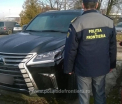 Lexus in valoare de 160 de mii de euro, care era cautat de autoritatile din Rusia, gasit la Petea. Soferul era roman