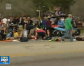 O petrecere in statul american Alabama s-a incheiat tragic: Un vehicul a intrat accidental in cei care se distrau pe strazi, iar cel putin 12 persoane au fost ranite - VIDEO