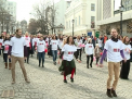 Fiecare a 4-a moldoveanca, batuta de sot sau iubit macar o data, iar 4 din 10 barbati din tara cred ca a lovi o femeie este ceva normal. Flashmob-ul organizat in capitala pentru a indemna oamenii sa opreasca violenta in familie - VIDEO