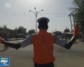 Un politist din Nigeria, surprins dansand ca un adevarat profesionist, in timp ce se afla la munca: Dirija traficul rutier pe fundalul melodiilor lui Michael Jackson - VIDEO
