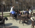 Cum arata un candidat la fotoliul de presedinte al Serbiei: bea oua crude si poarta vestimentatii regale, desprinse parca din secolul trecut - VIDEO