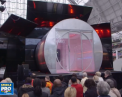 La prima vedere arata ca o simpla capsula. Principala atractie la targul de design interior de la Londra, este o casa rotativa cu cinci spatii de locuit - VIDEO