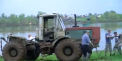A vrut sa-si plimbe iubita la iarba verde, dar s-a produs haosul, cu noroi si buldozere incluse - VIDEO 
