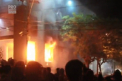Revolta in Paraguay. Manifestantii furiosi au luat cu asalt si au dat foc cladirii Congresului - VIDEO