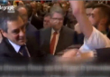 Un candidat la presedentia Frantei a avut parte de o surpriza mai putin placuta. Francois Fillon a primit cu faina in fata la un eveniment din cadrul campaniei electorale - VIDEO