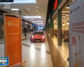 Cu Ferrari prin mall. Asa a fost vazut un fost primar al orasului rus, Arhanghelsk, care a intrat cu automobilul in cladire - VIDEO