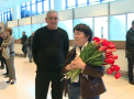 Sarbatorile ii aduna pe moldoveni la un loc - ACASA. Multi dintre cei plecati peste hotare revin in tara pentru a fi alaturi de cei dragi, iar cei care nu pot ajunge trimit colete pline cu bunatati - VIDEO