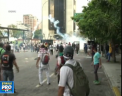 Lupte de strada in Venezuela intre protestatari si fortele de ordine. Oamenii cer alegeri anticipate, dar si demisia presedintelui - VIDEO 