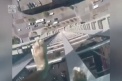 Doritorii de senzatii tari pot merge la o piscina in Texas. Se afla la etajul 40 al unei cladiri cu apartamente de lux - VIDEO