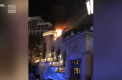 Flacarile au pus stapanire pe unul dintre cele mai luxoase hoteluri din Las Vegas. Numeroase echipaje de pompieri au intervenit - VIDEO