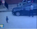 Accident socant in China. Un copil de doi ani a ajuns sub rotile unei masini, din cauza neatentiei la volan. Imagini care pot afecta emotional - VIDEO