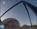 In Iordania, ca pe Marte. Un complex turistic a prins viata in mijlocul unui desert cu nisip rosietic si este destinat amatorilor de peisaje rare. Cat costa o noapte de cazare acolo - VIDEO