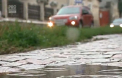 Ne asteapta un weekend ploios. Meteorologii au emis cod galben de ploi puternice cu descarcari electrice si grindina - VIDEO