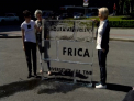 "Topim gheata discriminarii" - organizatorii campaniei "Fara frica" au adus in PMAN un cub de gheata pe care sunt gravate, potrivit lor, cele mai frecvente frici ale oamenilor