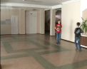Un buldog francez i-a bagat in sperieti pe elevii unui liceu din capitala. Un copil de 8 ani a fost muscat, iar mai multi s-au speriat - VIDEO