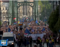 Mii de persoane au manifestat in semn de sustinere fata de Uniunea Europeana  si impotriva premierului ungar Viktor Orban: "Dictator!" - VIDEO