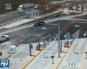 Accident teribil surprins de o camera de supraveghere in Mexic. Un camion s-a rasturnat, avand mare viteza, pe o sosea - VIDEO