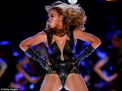 Beyonce - picioare foarte subtiri in fotografiile de la ultimul ei concert. A slabit sau este vorba de Photoshop? - FOTO