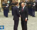 Emmanuel Macron s-a intalnit la Paris cu Vladimir Putin, acesta fiind primul lider strain care il viziteaza pe noul presedinte al Frantei - VIDEO