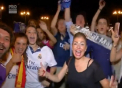Fanii echipei Real Madrid nu se satura de victoriile favoritilor. In capitala Spaniei, zeci de mii de suporteri au sarbatorit toata noaptea pe strazile orasului - VIDEO