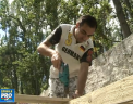 Un tanar din capitala a decis sa ridice practic din temelie un cinematograf in aer liber, care a stat in paragina mai bine de 30 de ani. Saptamana viitoare asteapta primii spectatori - VIDEO