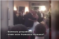 Liderul de la Casa Alba si-a facut aparitia la nunta unui cuplu din SUA. A facut poze cu mirii si invitatii: "Aratati bine, Donald!Â¨ - VIDEO