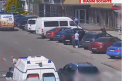 A fost lovit de o ambulanta pe o trecere de pietoni. S-a intamplat cu un barbat din orasul rus Kaliningrad, care a ajuns la spital - VIDEO