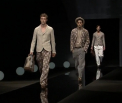 Pantaloni Giorgio Armani made in Moldova. O fabrica de la noi coase pentru renumita firma italiana: croitoresele noastre lucreaza de zor la hainele pe care le imbraca bogatasii din toata lumea - VIDEO