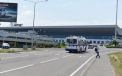 Ca la parada. Cele cinci troleibuze fara fir care vor merge din centrul capitalei pana la aeroport vor fi aliniate maine in fata Primariei: prima calatorie va fi gratis