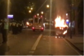 Londra s-a transformat intr-un adevarat camp de lupta dupa ce un tanar de culoare si-a pierdut viata in timpul unui control al politiei rutiere. Protestatarii au incediat masinile politistilor - VIDEO