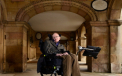 Stephen Hawking: "Ce se intampla in Siria este o oroare, insa lumea priveste de la distanta"