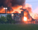 Incendiu de proportii in localitatea Balotesti din Romania. Flacarile au distrus doua depozite: "Ne-au spus sa parasim incaperea in 15 minute" - VIDEO