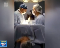 Scandal de proportii in sistemul medical din Chile. Doi chirurgi, filmati cum se uitau fotbal in timpul unei operatii - VIDEO