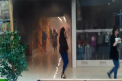 Un centru comercial din Moscova, cuprins de flacari. In interior se aflau  trei mii de oameni, 18 dintre ei au avut nevoie de ajutorul medicilor - VIDEO