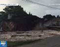 Doua case, inghitite in Florida. Un crater imens plin cu apa a aparut intr-un cartier, iar doua locuinte au fost distruse totalmente - VIDEO