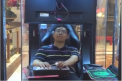 Intr-un mall din Shanghai au fost amenajate cabine speciale de pastrare a sotilor: asta pentru ca femeile sa poata colinda magazinele in voie - VIDEO