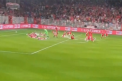 Un meci amical, disputat in Germania, a fost oprit din cauza unei ploi puternice. Ce au facut fotbalistii ambelor echipe - VIDEO