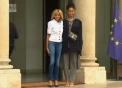 Emmanuel Macron s-a intalnit la Palatul Elysee cu... Rihanna.  Aceasta i-ar fi cerut liderului de la Paris sprjin financiar pentru fondul destinat educatiei in tarile in curs de dezvoltare - VIDEO