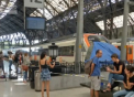 Accident feroviar grav intr-o gara din Barcelona. Un tren nu a mai putut frana si a intrat intr-un stalp de beton: 54 de pasageri, raniti - VIDEO