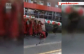 Ghinion pentru un ansamblu muzical celebru din Rusia. Dupa ce au incheiat evolutia, un baner instalat in spatele artistelor a cazut peste ele - VIDEO