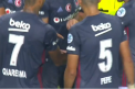Scene infioratoare in Turcia. Fanii au aruncat un cutit pe teren in meciul dintre Besiktas si Konyaspor - VIDEO