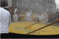 In plin scandal al oualor contaminate, intr-un oras din Belgia a fost gatita o omleta uriasa: organizatorii au dat asigurari ca ouale sunt sigure pentru consum - VIDEO