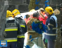 13 persoane s-au stins, iar alte 3 au fost ranite dupa ce un copac a cazut peste ei, pe insula portugheza Madeira. Imagini de pe camera de supraveghere - VIDEO