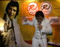Tribut pentru Elvis Presely. La 40 de ani de la moartea artistului, fanii acestuia si-au dat intalnire in Filipine: sosiile din sase tari au organizat un concurs. Ce au trebuit sa faca - VIDEO