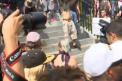 Mars cu 30 de mii de manifestanti anti-rasism la Boston. Nu departe de acest miting, protestau si cei care sustin suprematia albilor: 30 de persoane, retinute - VIDEO